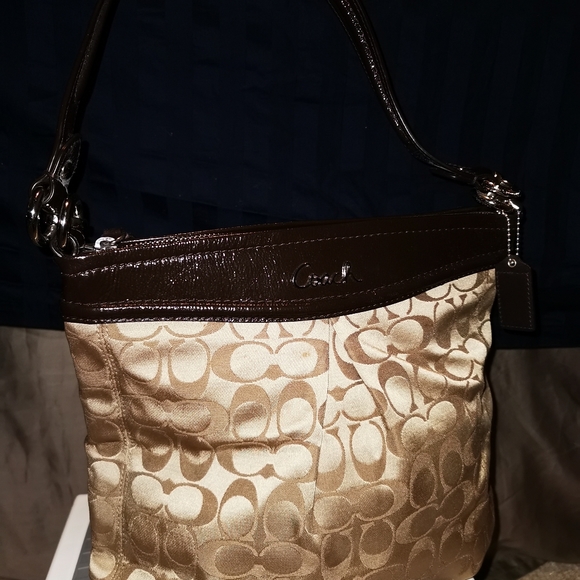 Purse - Picture 1 of 9